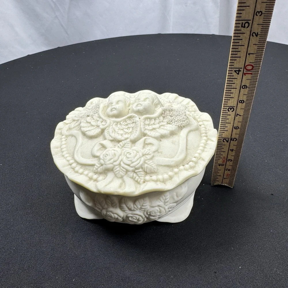Vintage Trinket Dish White Bisque Cherubs‎ Jewelry with Ruffled Lid Angels Roses
